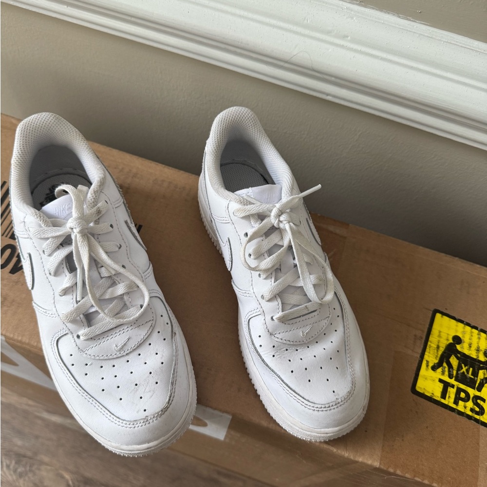 White Athletic Sneakers Air Force 1s